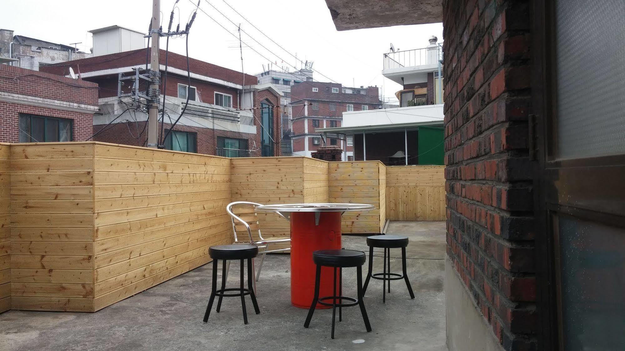 Отель Social House Сеул Экстерьер фото